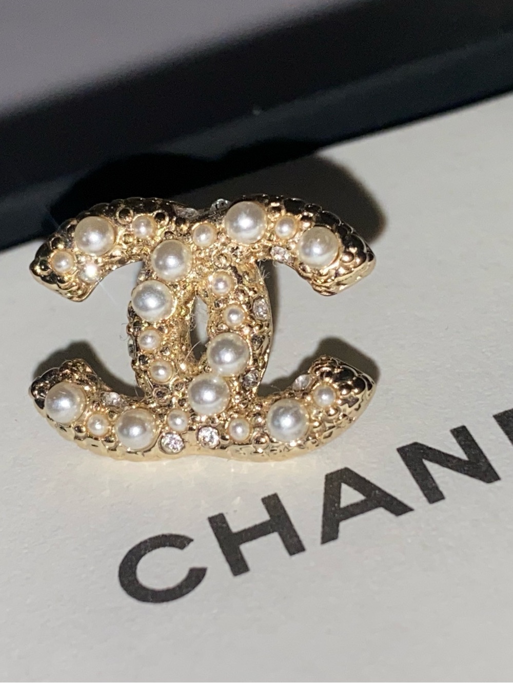 Chanel Pearl CC Logo Stud Earrings - Picture 3 of 7